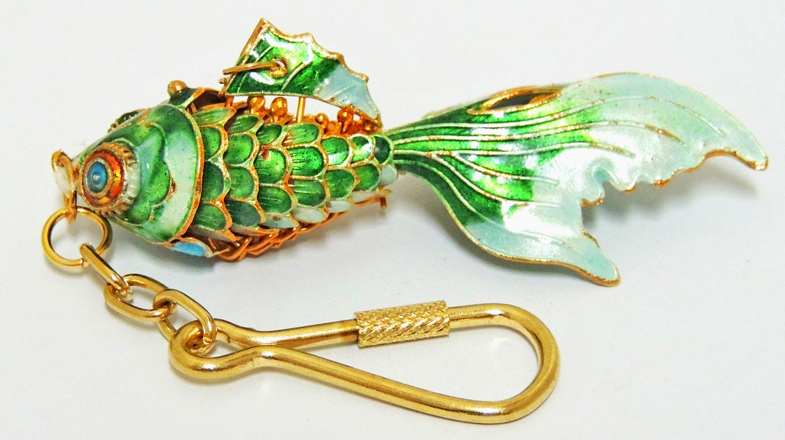 gold finsh keychain-cloisonne finish key hcain-green